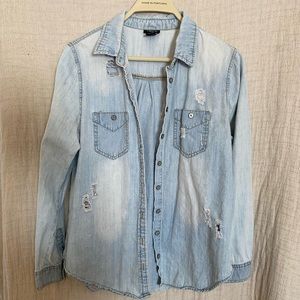 Rue21 Womens distressed denim light jacket size L
